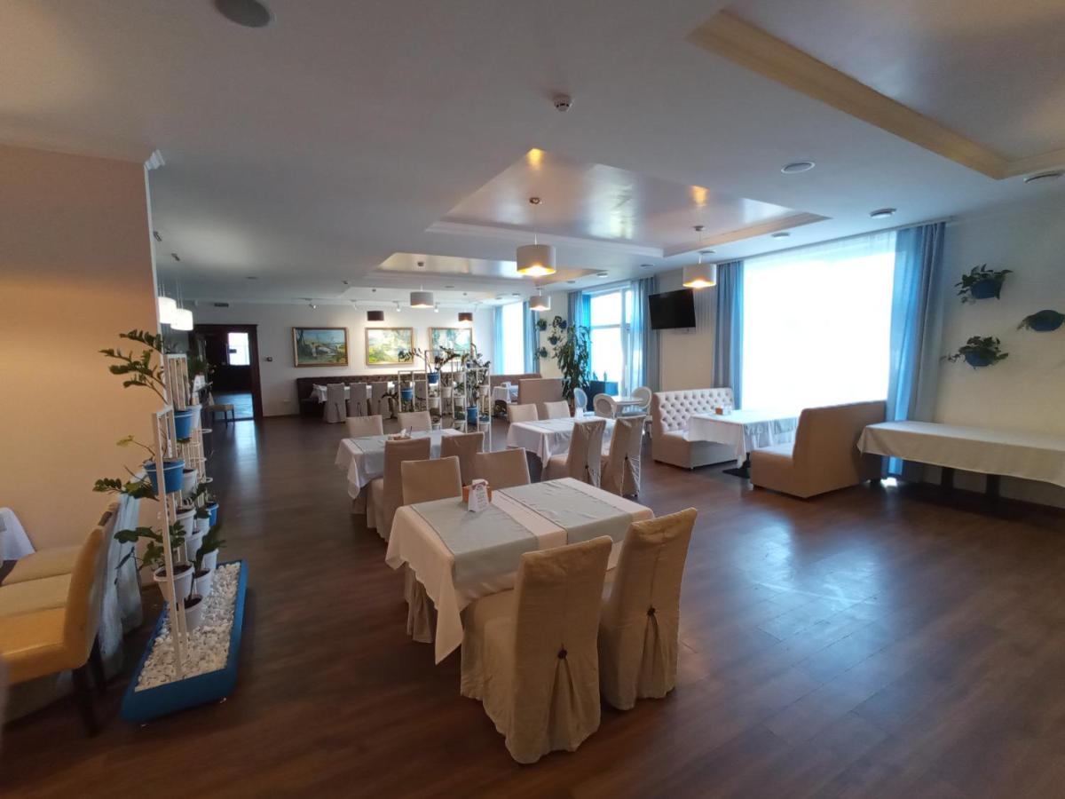 Hotel Орк "Блісс" Rivne Esterno foto