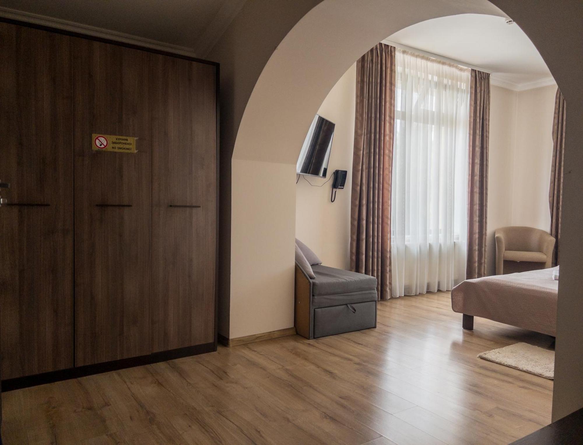Hotel Орк "Блісс" Rivne Esterno foto